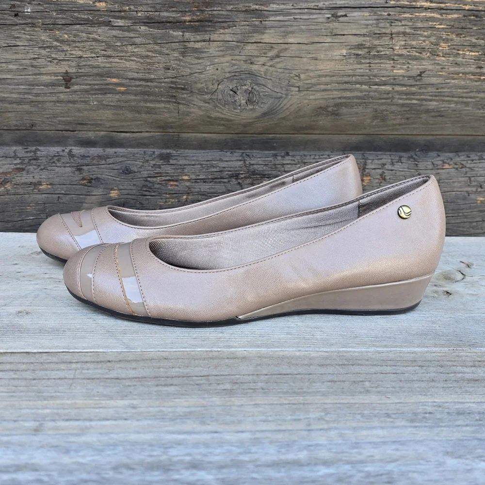 Life Stride Laflash Feminine Minimalist Blush Nude Comfort Wedge 6.5M